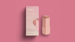 Blush stick Blush Stick Signature - Silky Cappuccino DIVAZ, produsul